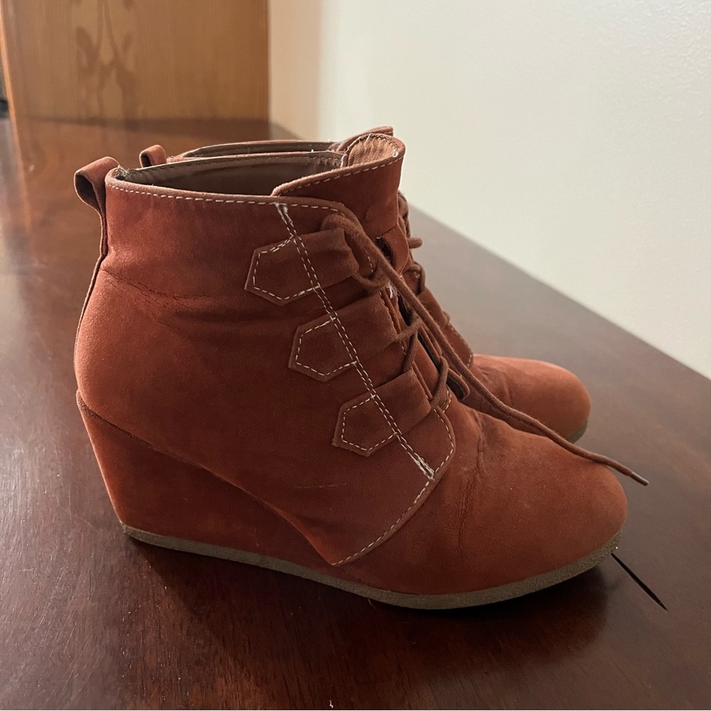 Women’s laced up wedges